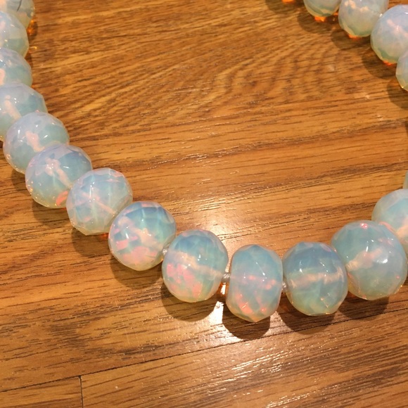 Rounded beaded necklace - Picture 2 of 4